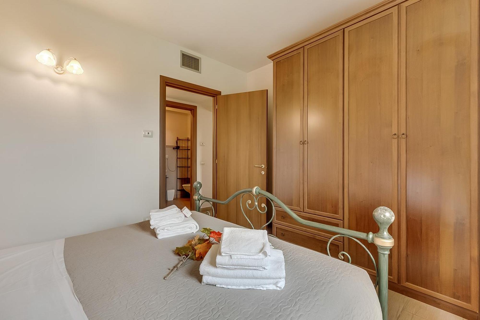 Cascina Crocelle With View And Shared Pool Vakantieboerderij *