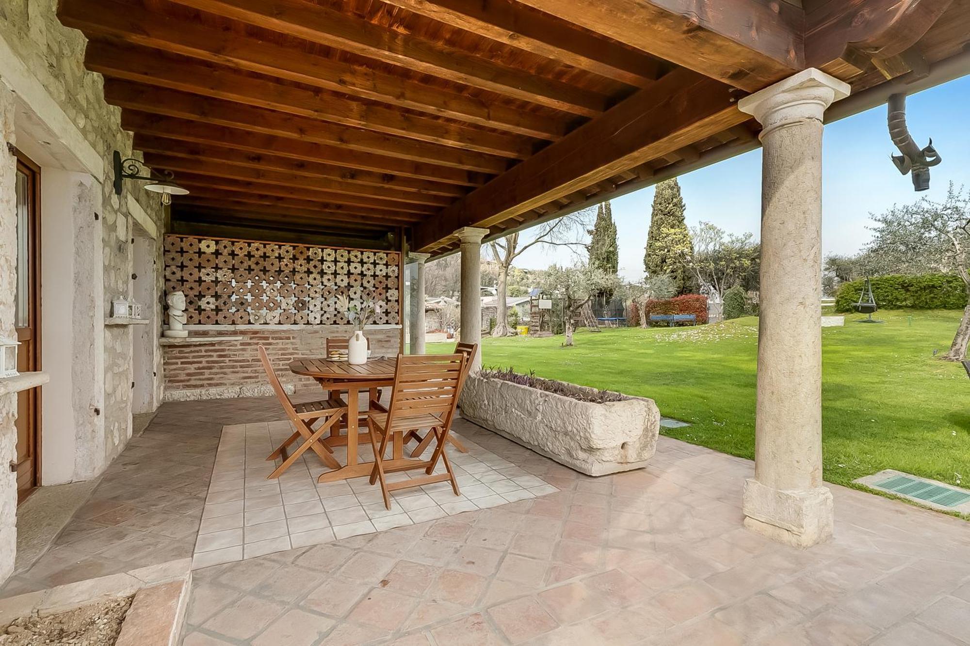 Cascina Crocelle With View And Shared Pool