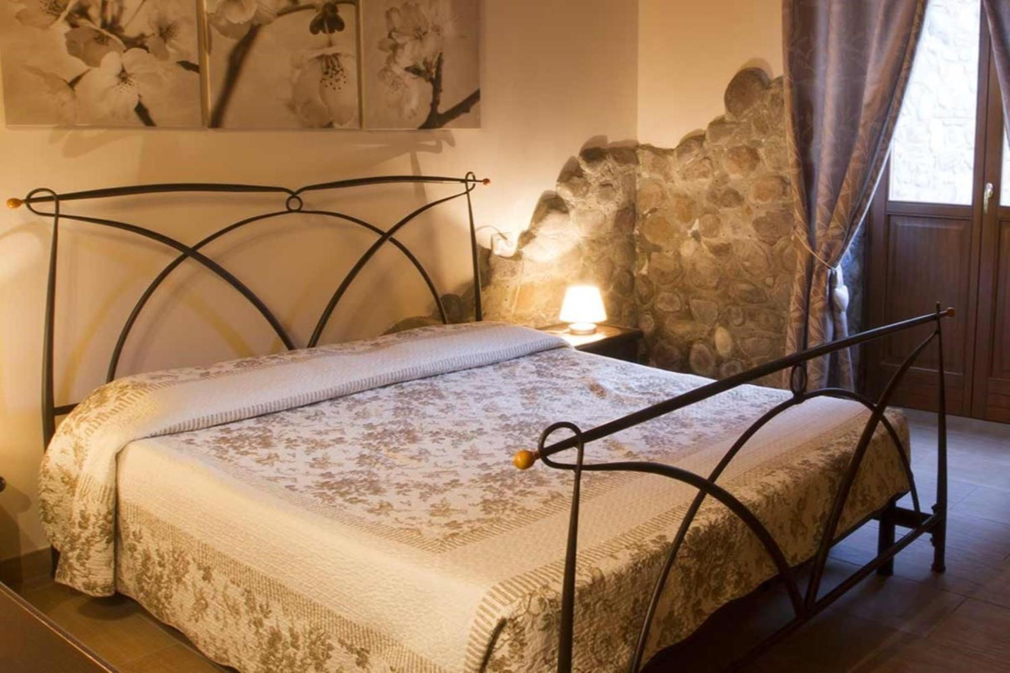 Cascina Crocelle With View And Shared Pool *