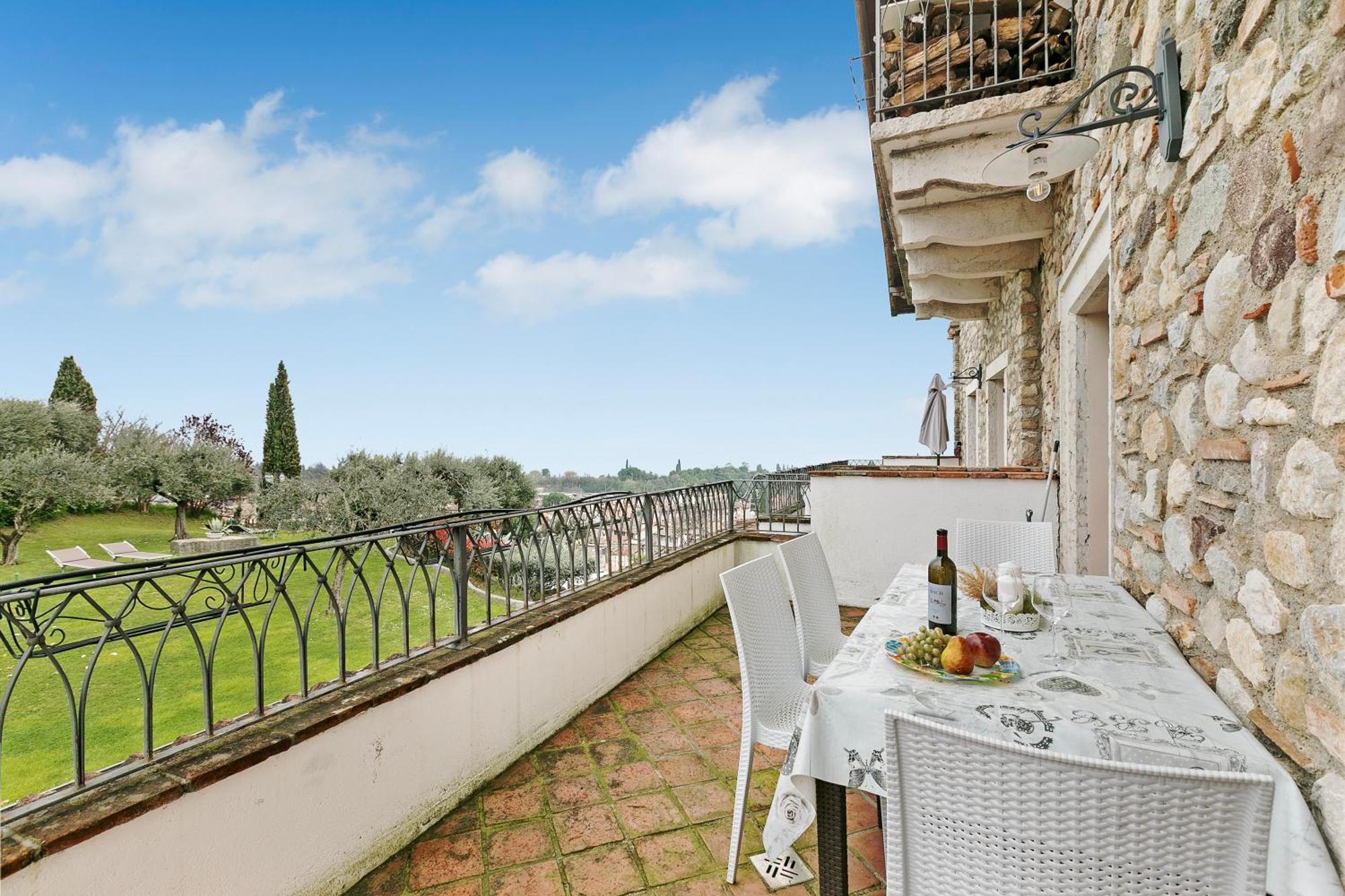Cascina Crocelle With View And Shared Pool Farm stay *