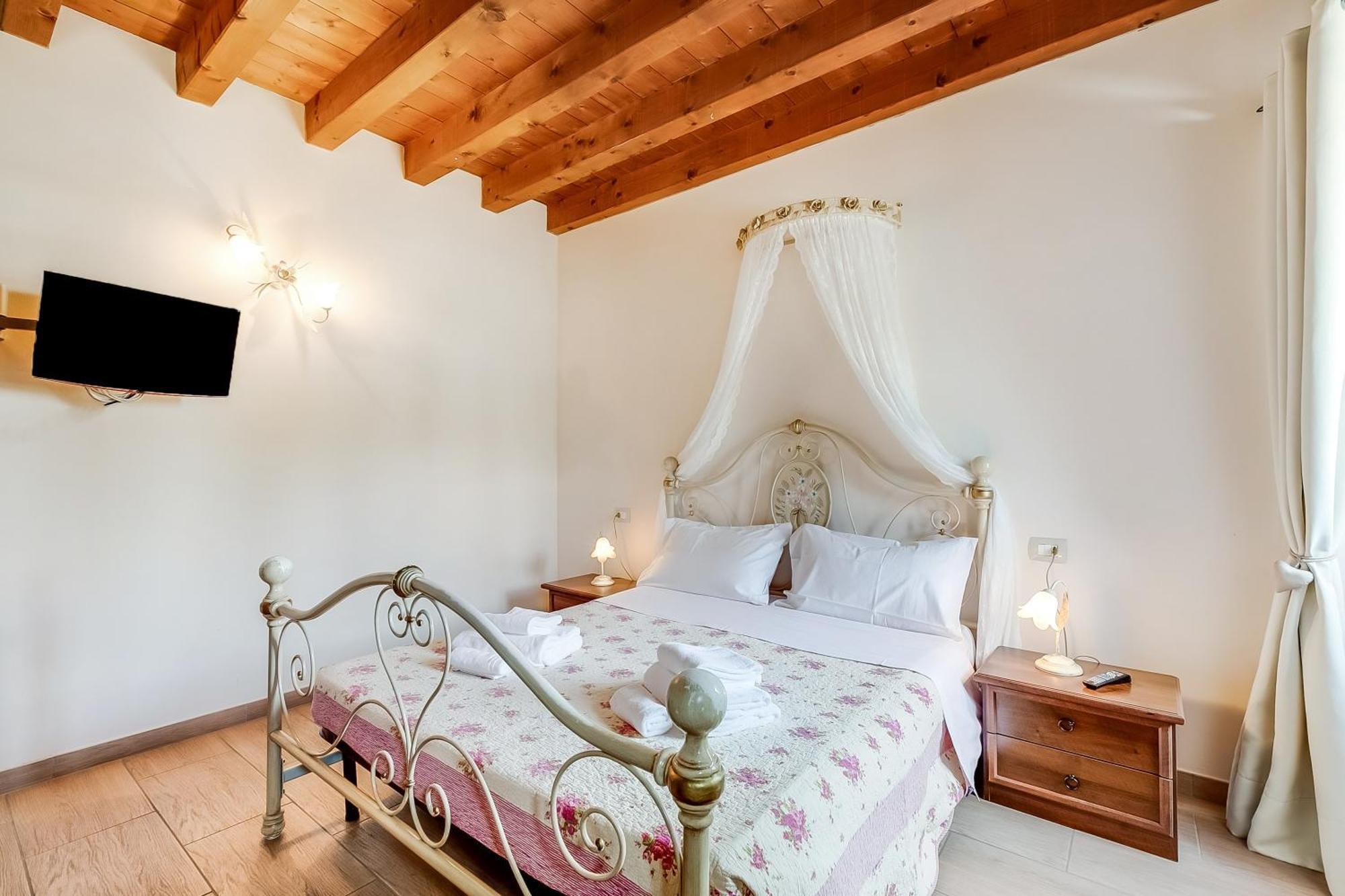 Cascina Crocelle - Happy