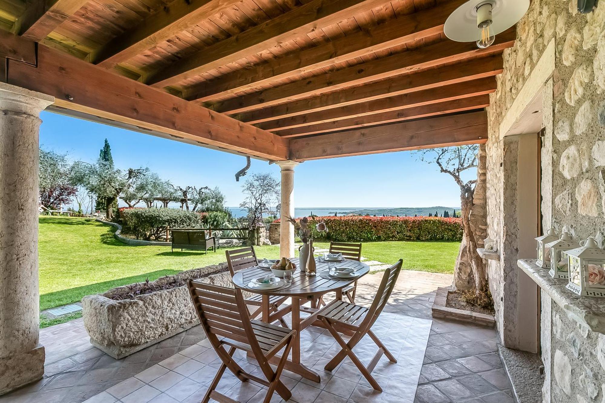 Cascina Crocelle With View And Shared Pool Farm stay