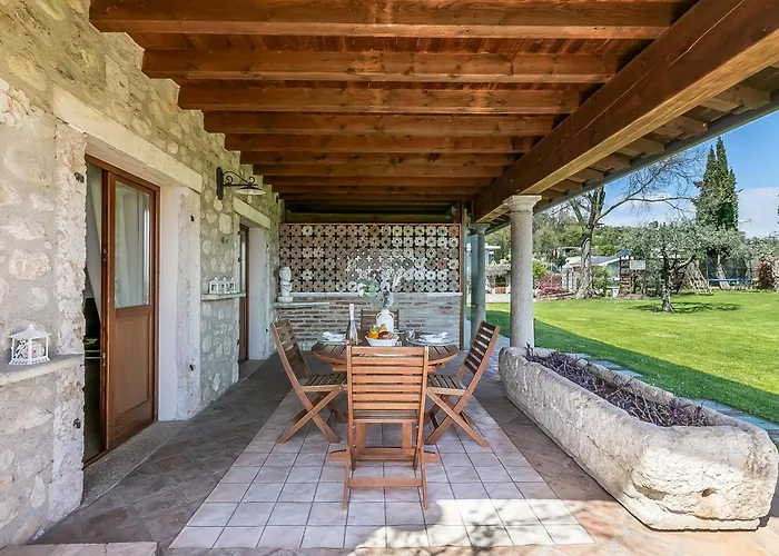Cascina Crocelle With Lake View And Shared Pool